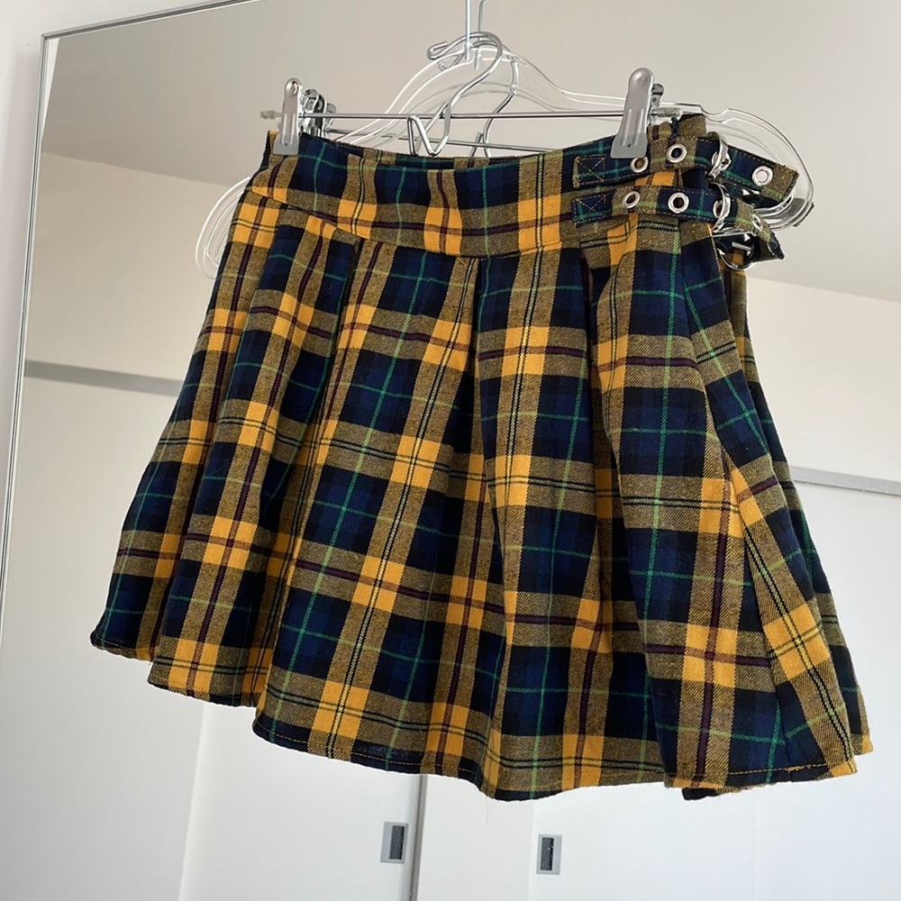 Revolve Superdown Yellow Plaid Pleated Buckle Mini Skirt